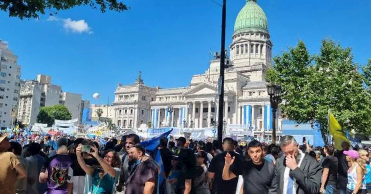 Javier Milei toma posse como presidente da Argentina; acompanhe a transmissão ao vivo