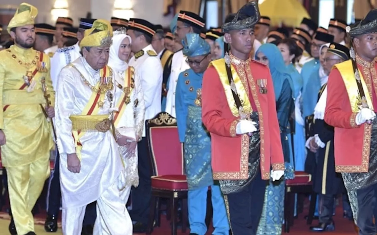 Permaisuri Agong dahului 97 penerima darjah, bintang kebesaran Selangor