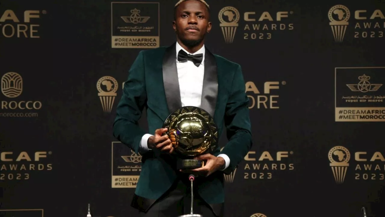 لماذا 'فاز' النيجيري أوسيمهن على صلاح وحكيمي في السباق لجائزة أفضل لاعب أفريقي لعام 2023؟