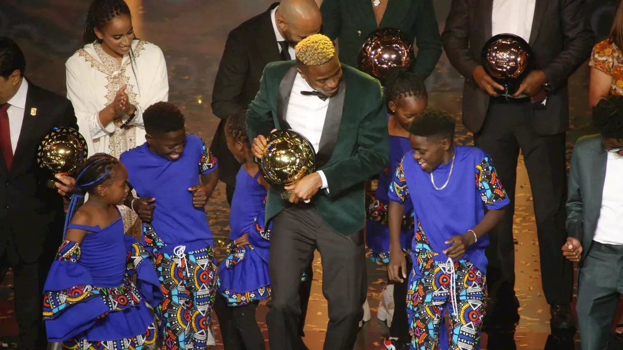 Victor Osimhen wint prijs voor Afrikaans Voetballer van het Jaar