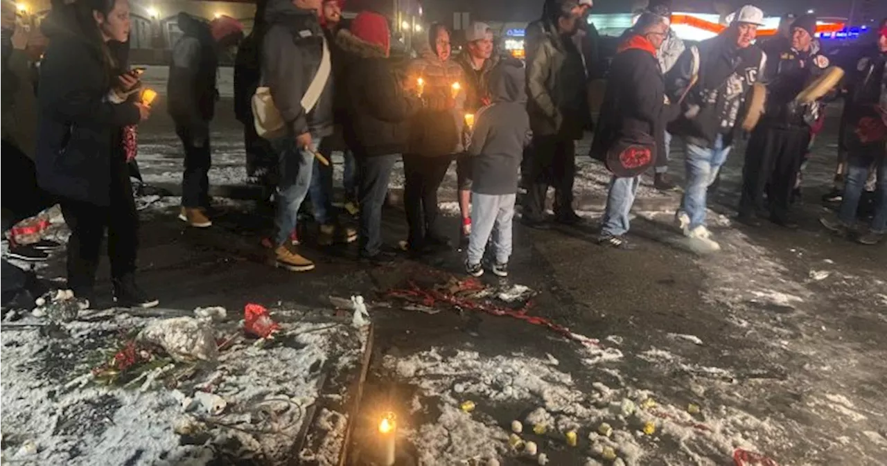 Candlelight Vigil Held for Shed Fire Victims in Calgary