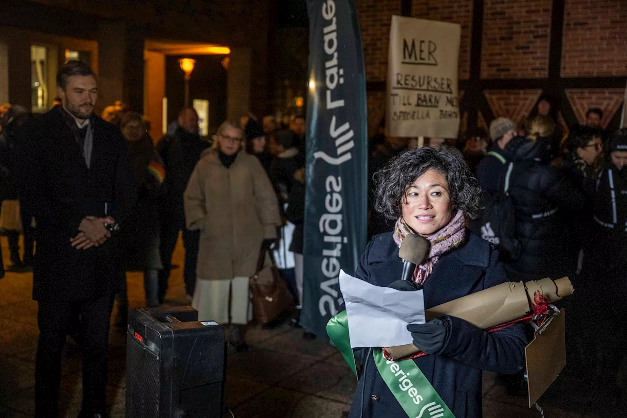 Lärarmanifestation i Halmstad är ett ljus i skolans mörker