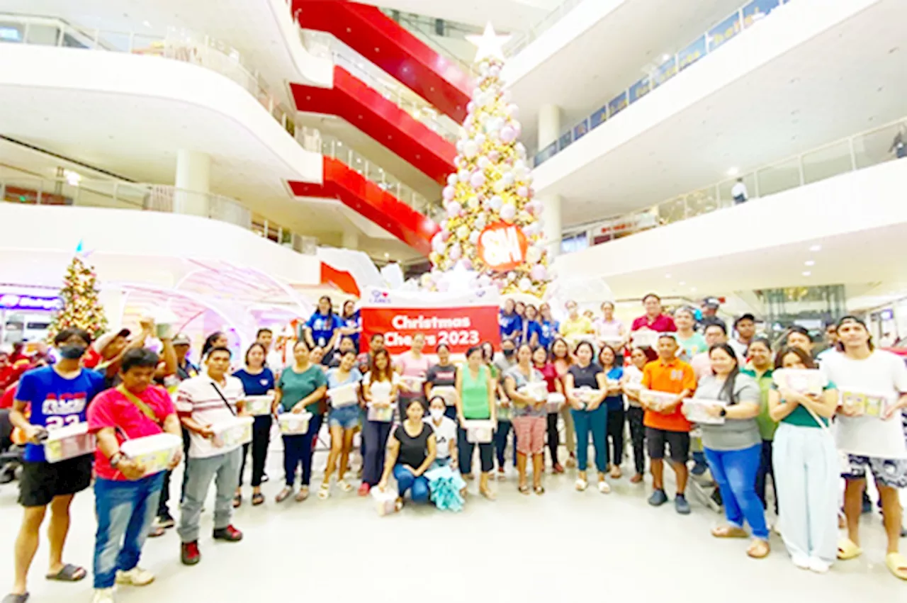 SM Group Employees Spread Christmas Cheers Through Volunteer Program