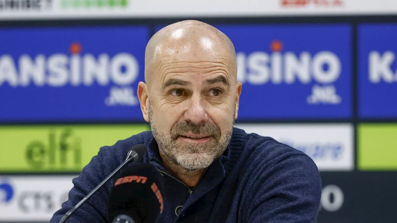 Peter Bosz kwaad om ‘belachelijke’ actie van AZ-fans: ‘Wat is dat voor onzin?'