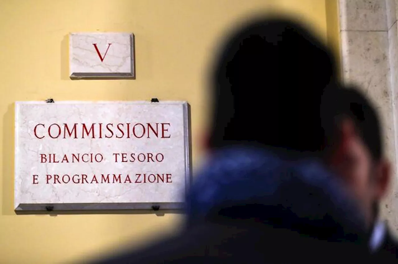 Governo rinvia sul Mes, le opposizioni abbandonano commissione