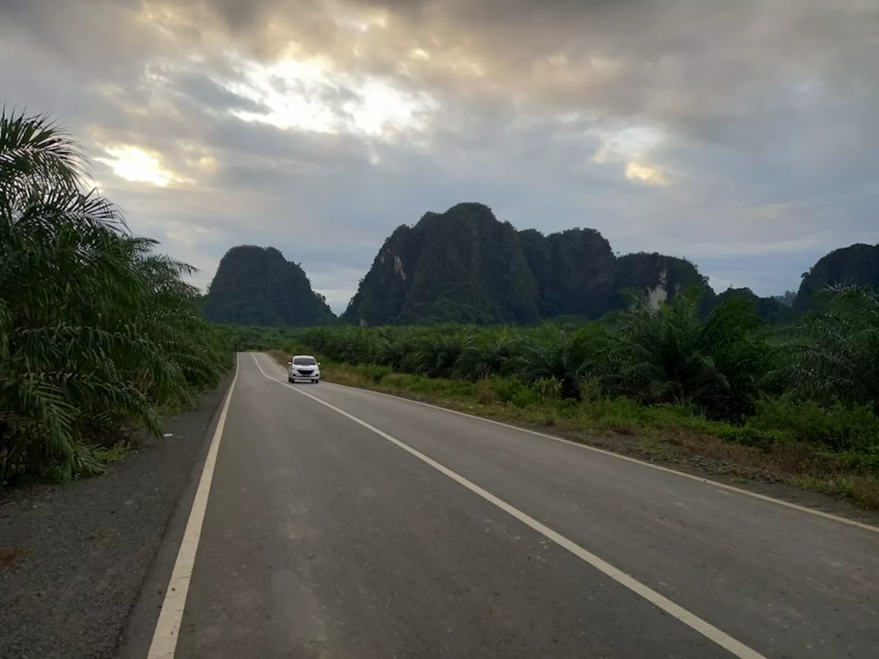 Hadapi Nataru Perbaikan Trans Kalimantan Ditargetkan Tuntas