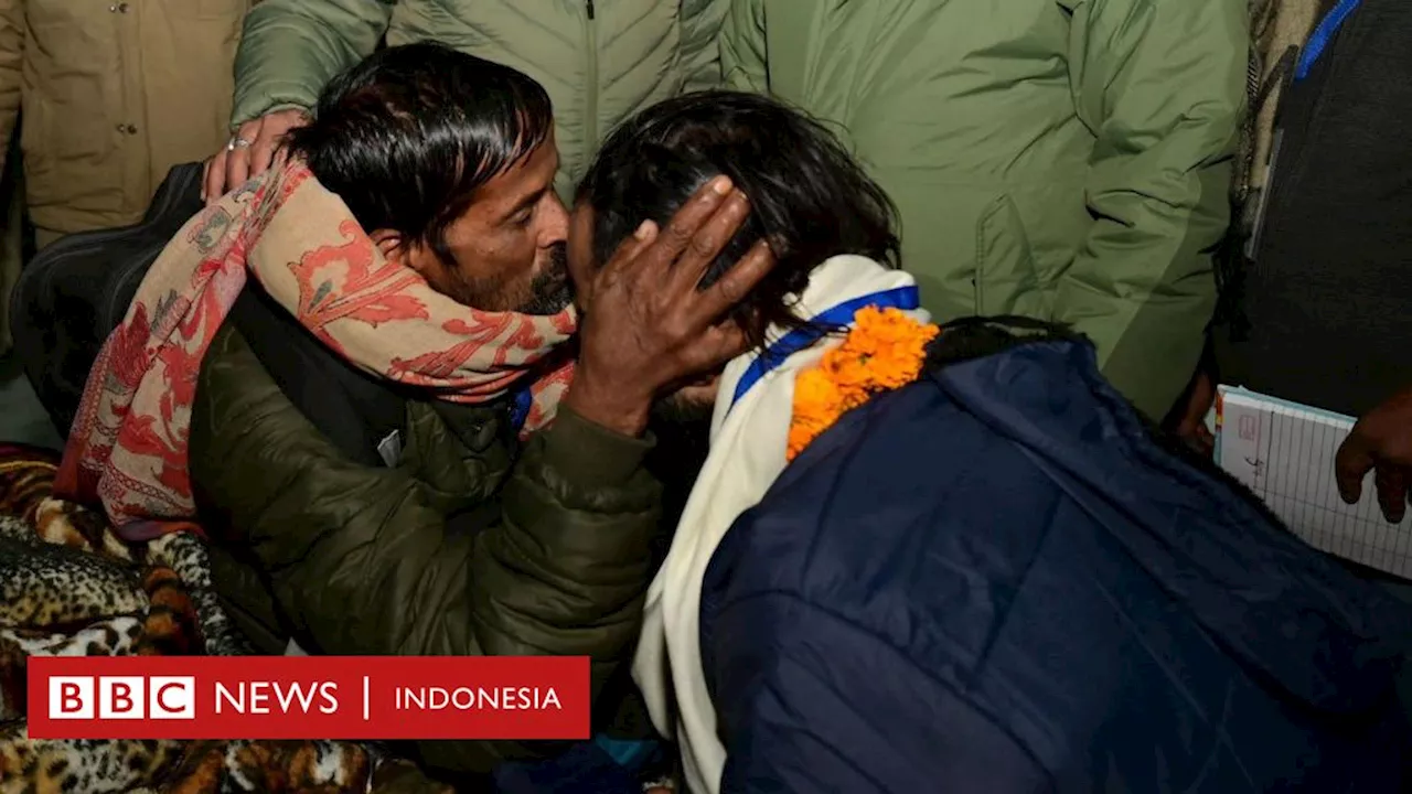 Pekerja Penambang Selamatkan Puluhan Pekerja Terjebak di Terowongan Himalaya