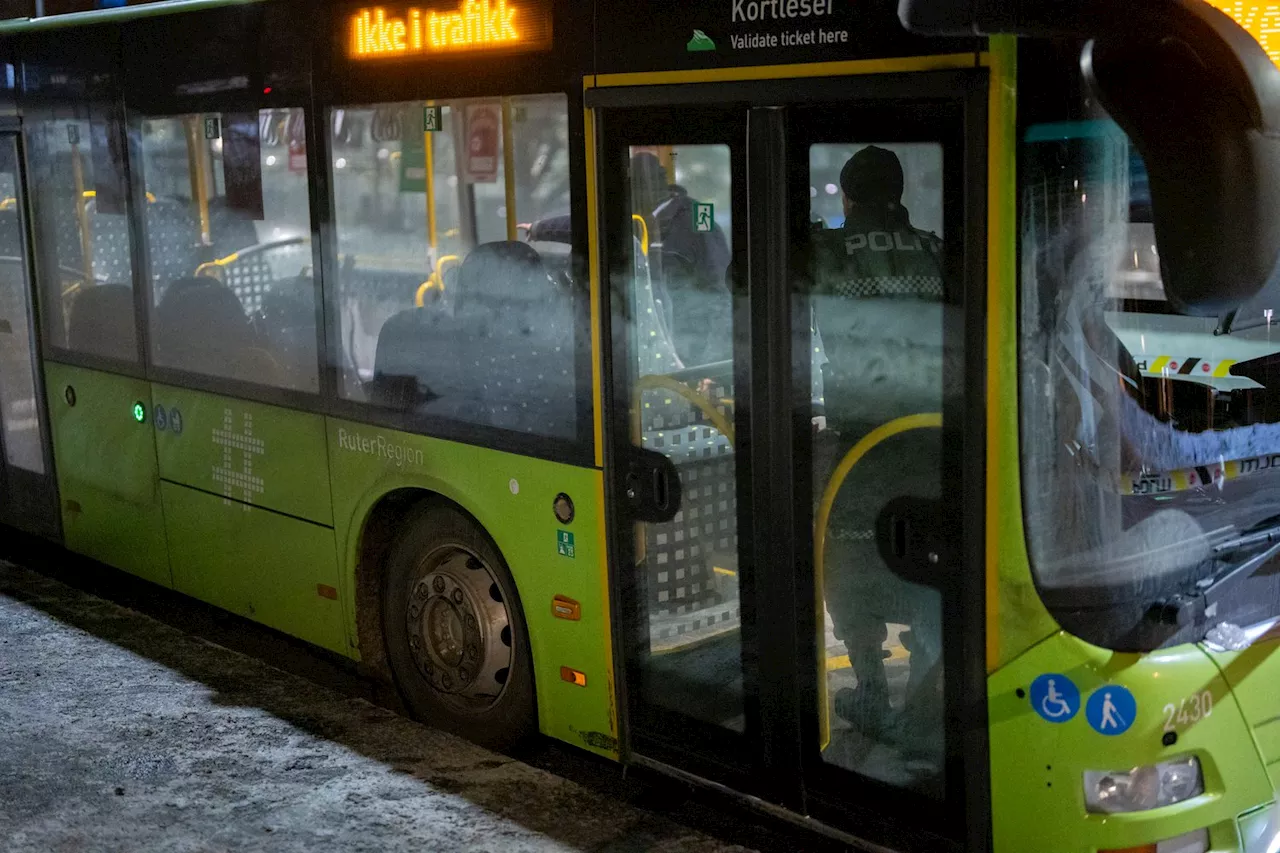 Bussjåføren til TV 2: Hørte rop og skrik fra passasjerene