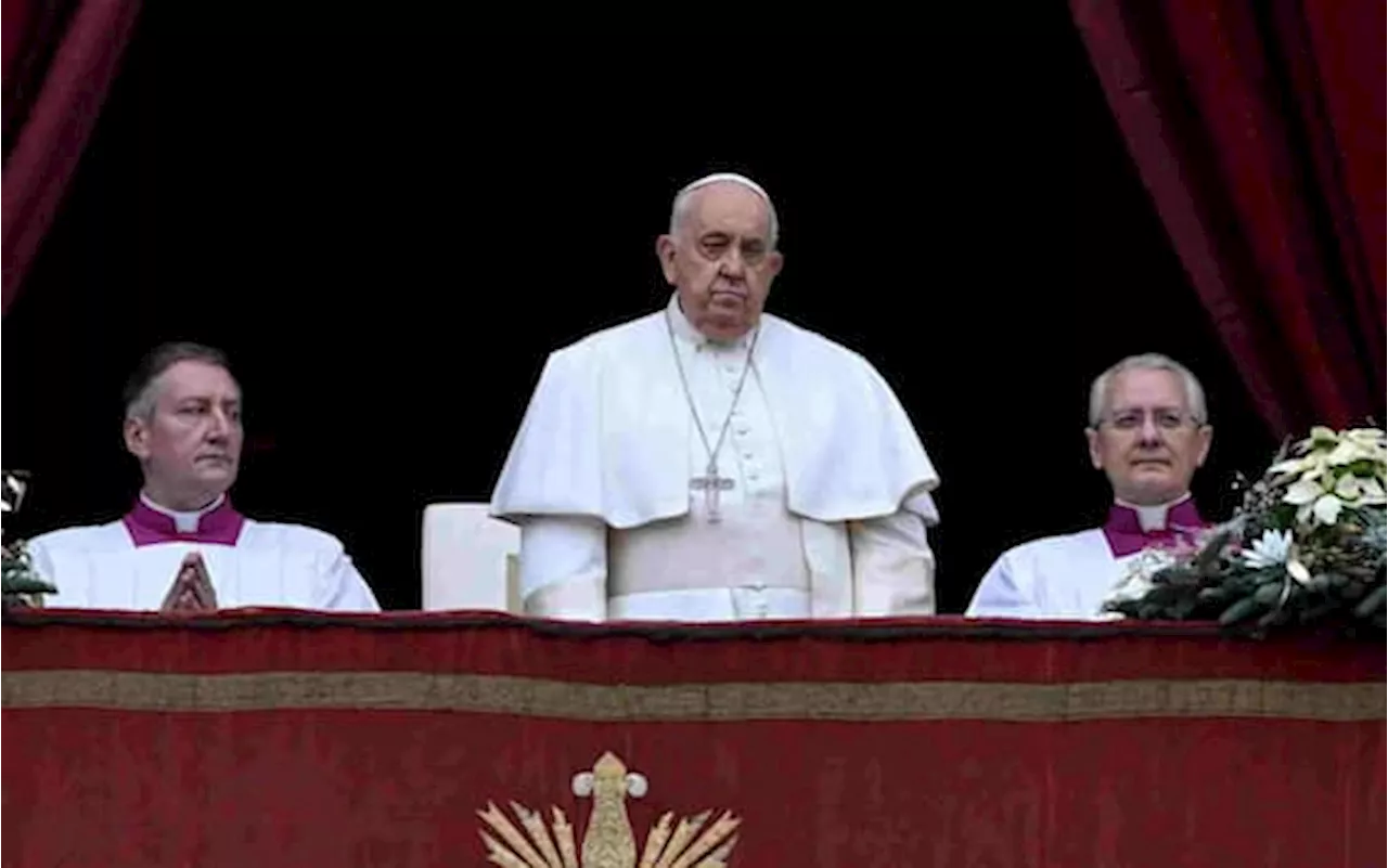 Natale, Papa Francesco: lo sguardo è rivolto a Betlemme, con coraggio dire no alla guerra