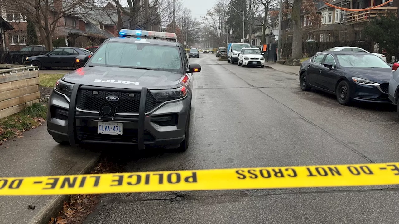 Male cyclist dies after being struck by unknown object in Toronto