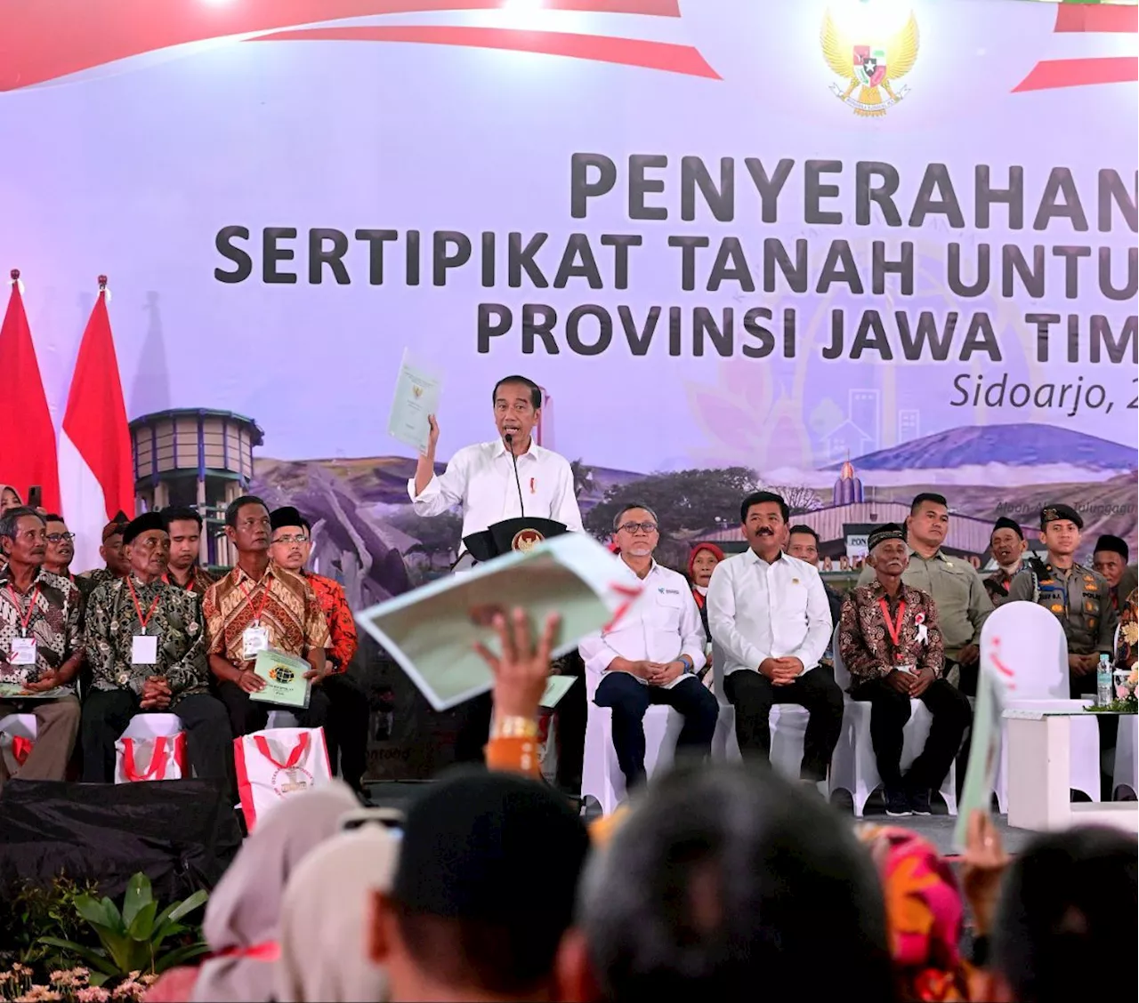 Target Jokowi Tahun 2024: Selesaikan Kunjungan ke Semua Daerah dan Sertifikasi Tanah Warga