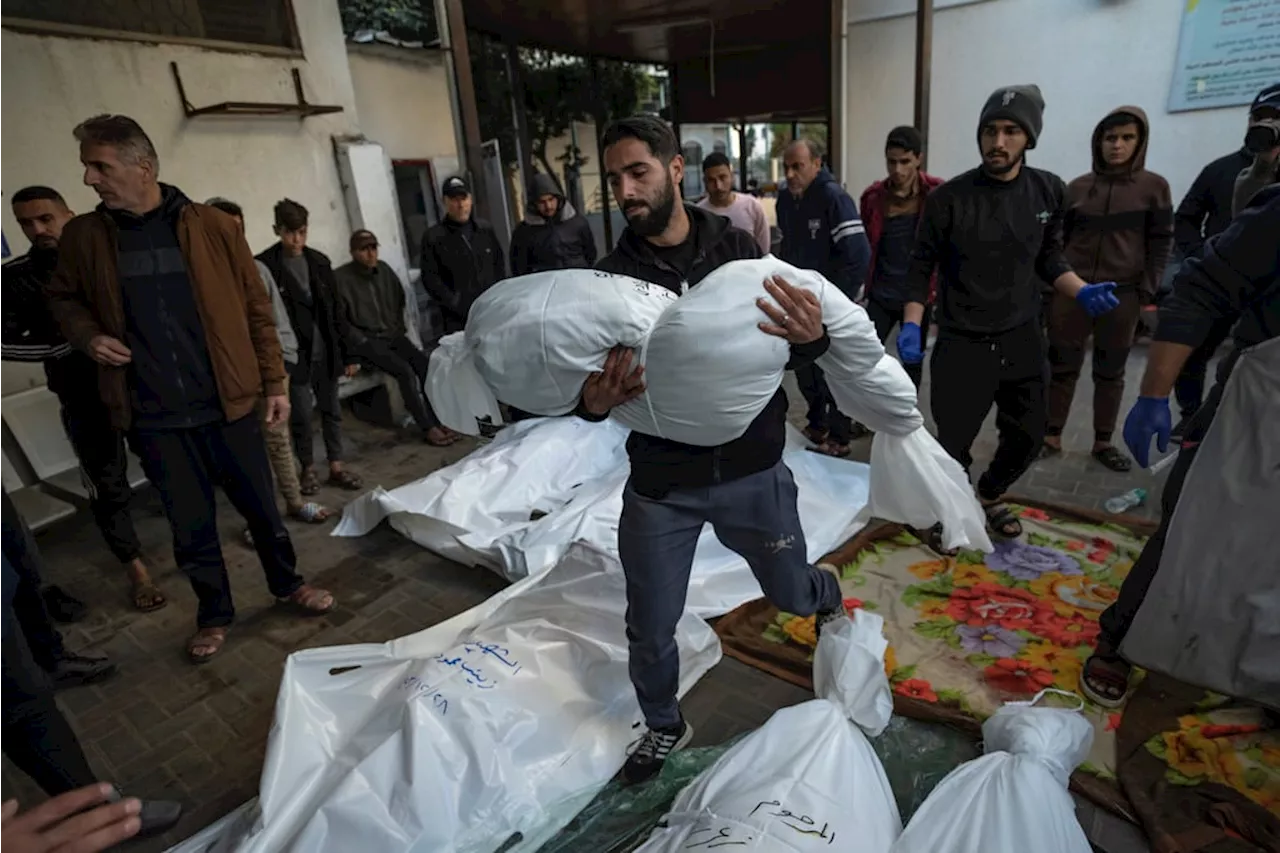 Israeli Tanks Push Through Gaza Strip, Leaving Destruction in Their Wake