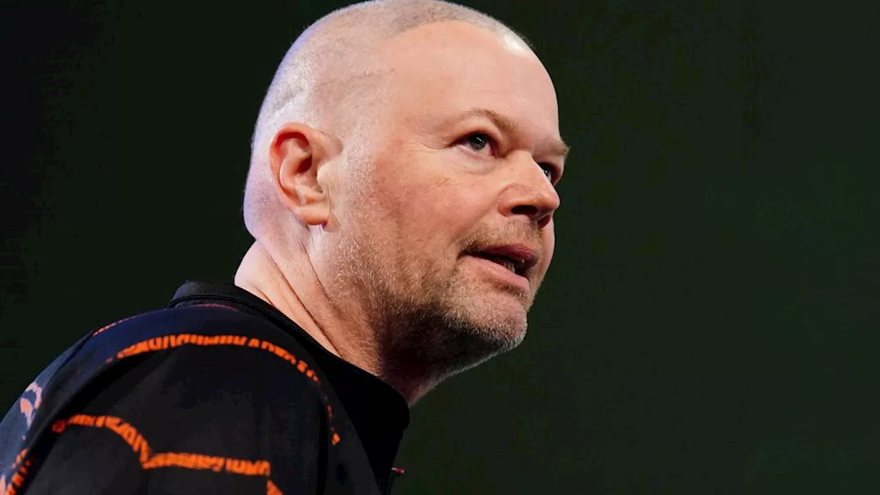 Van Barneveld verder op WK, maar niet tevreden: 'Geschrokken van mijn niveau'