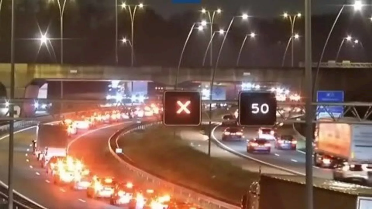 112-nieuws: file op A2 door ongeluk • overvaller aangehouden