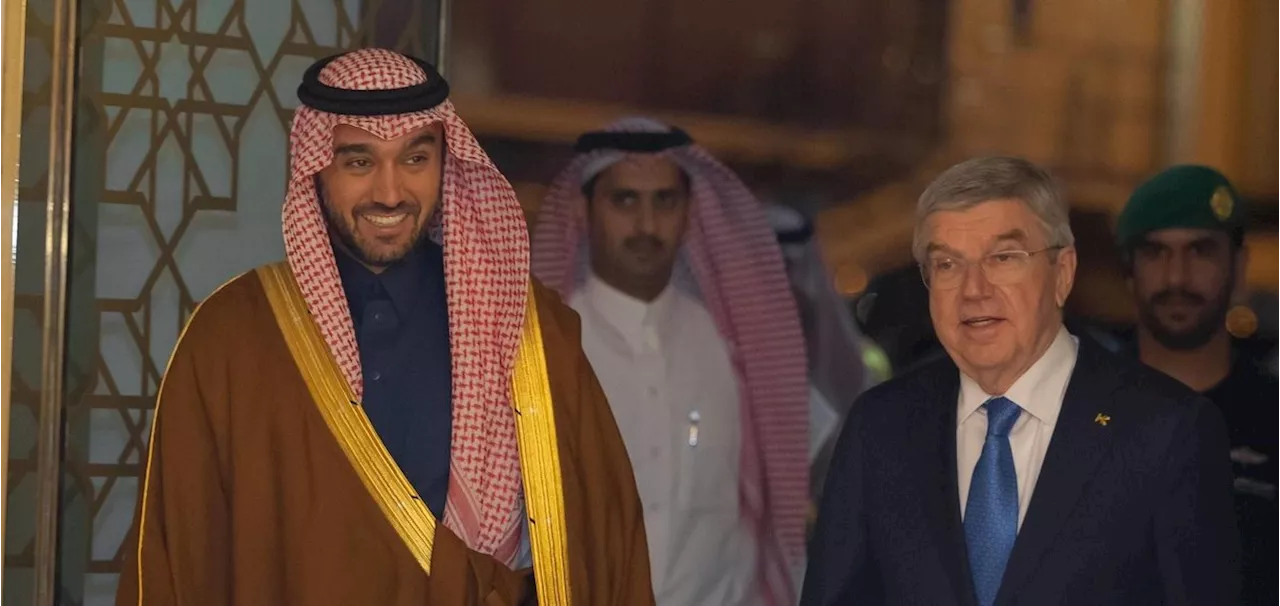 باخ رئيس «الأولمبية الدولية» في الرياض… والفيصل يستقبله