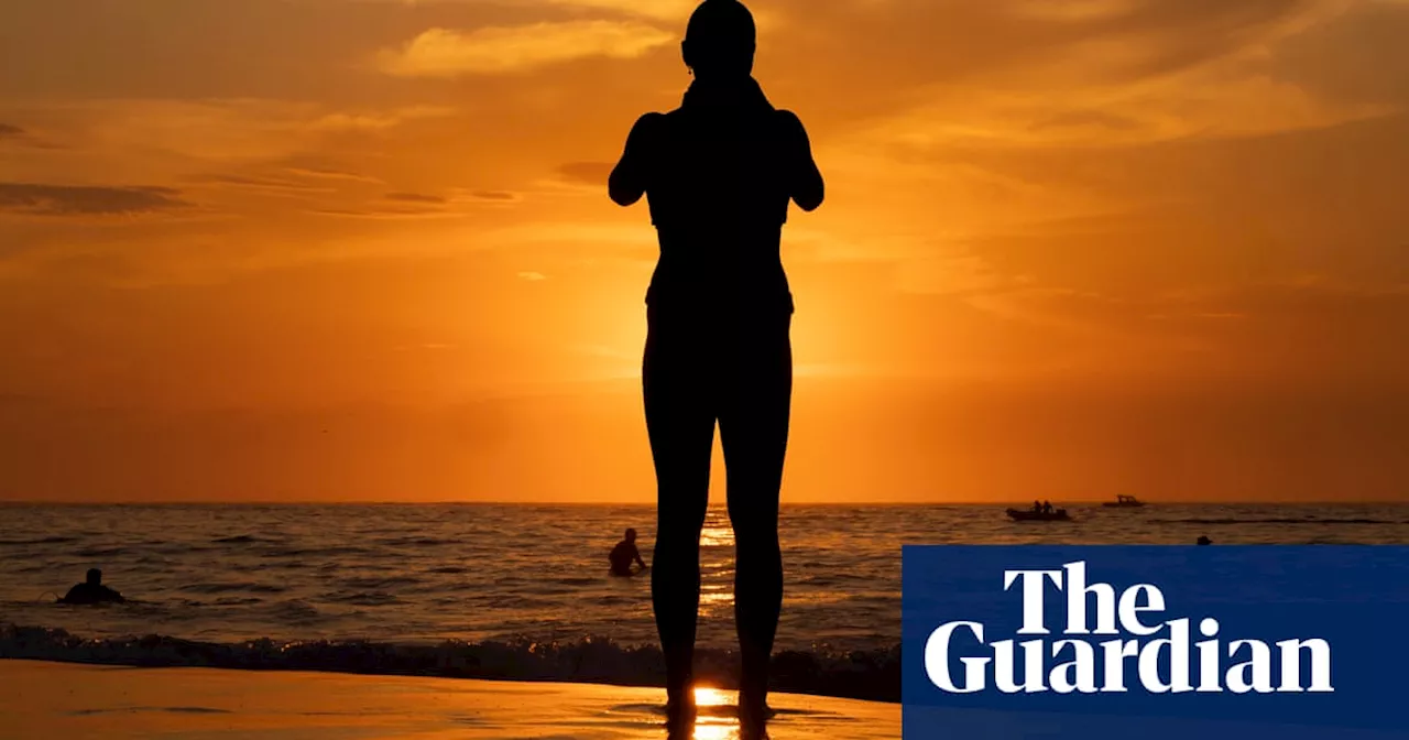 Heatwave in NSW as Cyclone Jasper approaches Queensland