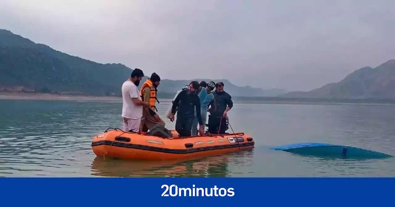 Mueren 51 personas, en su mayoría niños, en el hundimiento de un barco en Pakistán