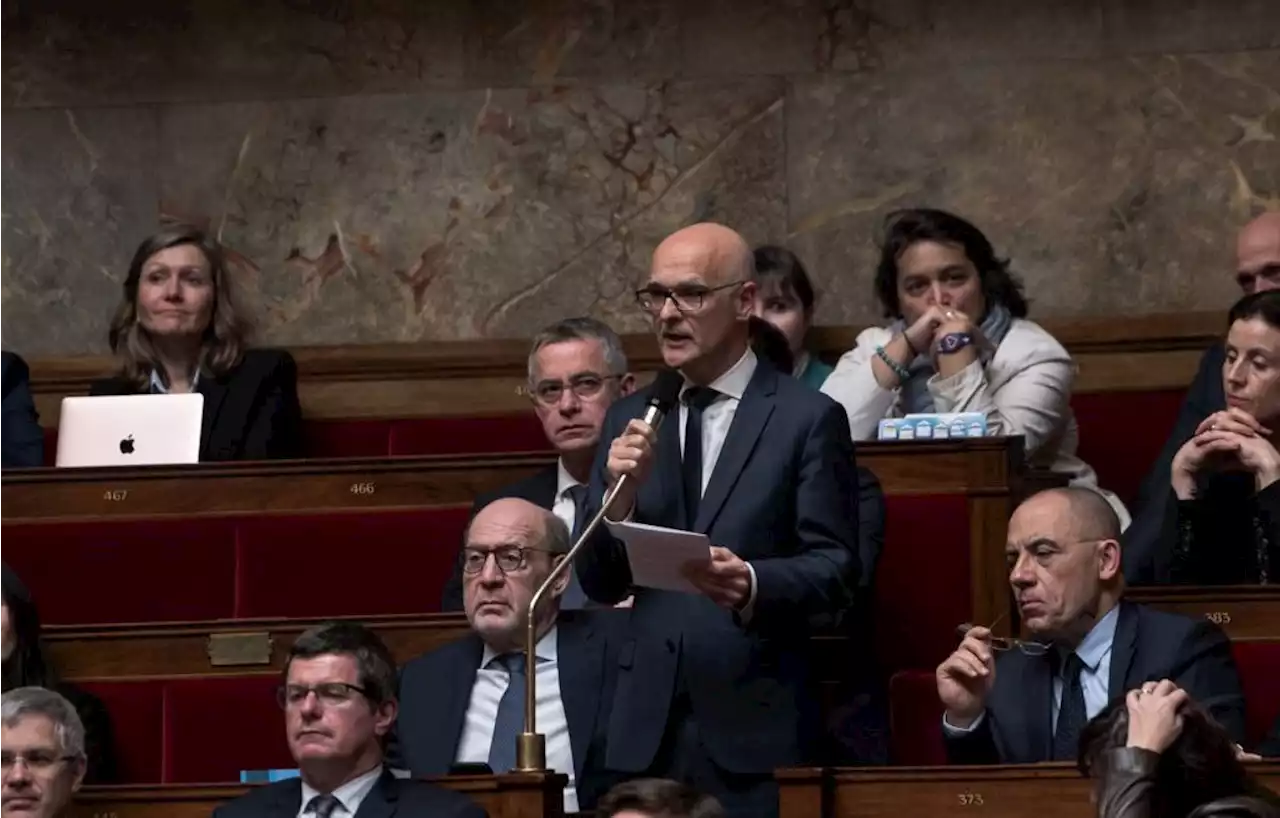 Tag hostile sur la permanence du député de Haute-Savoie Xavier Roseren