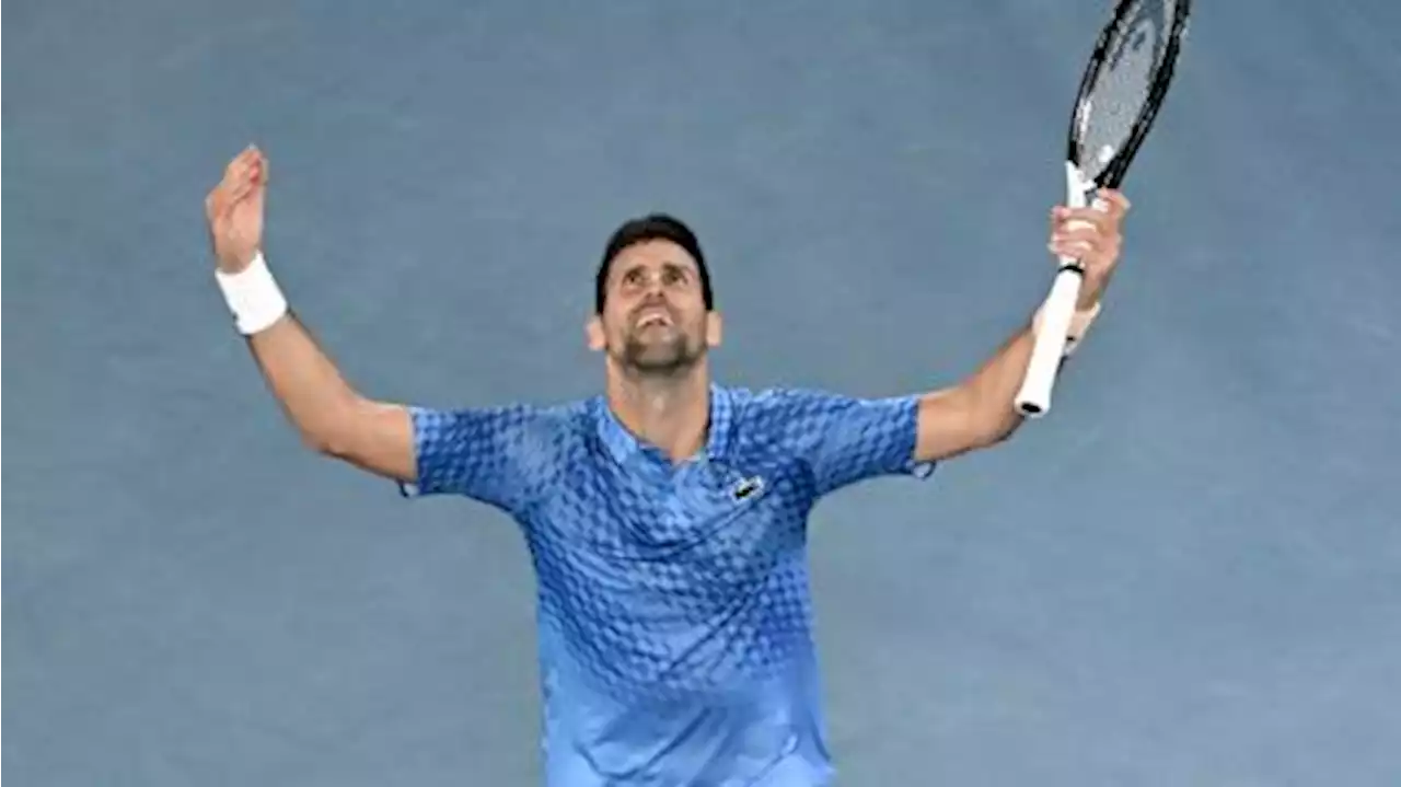 Djokovic jugó y ganó el Abierto de Australia con una lesión muscular