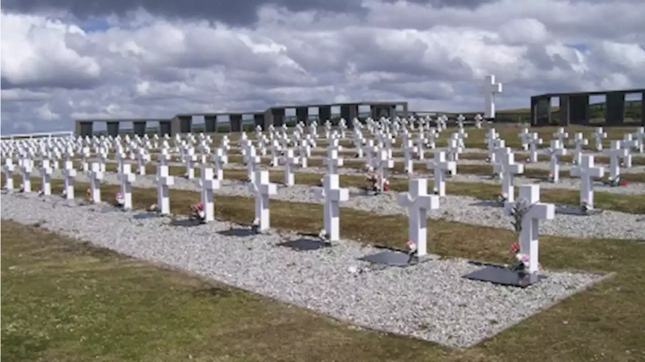 Recrearán el cementerio de Darwin de las Islas Malvinas en Mar del Plata