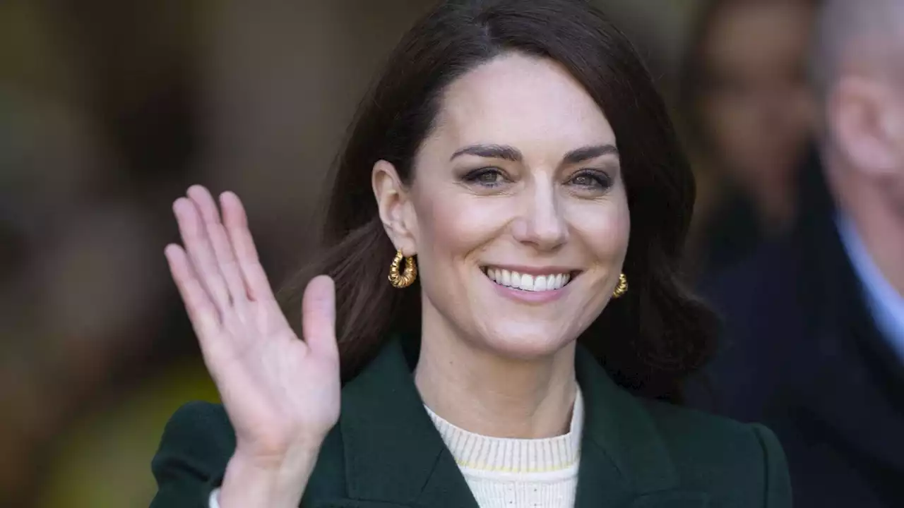 Kate Middleton très sage en manteau vert : découvrez le prix de sa robe Victoria Beckham