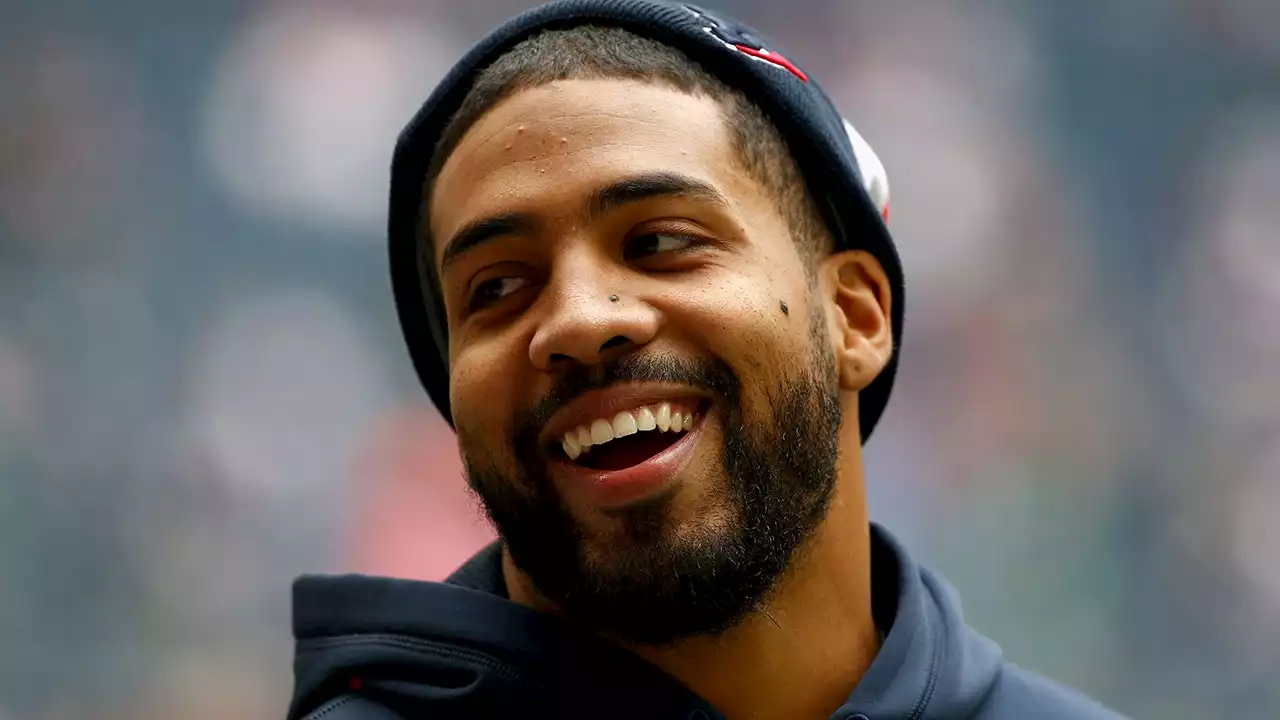 Ex-NFL star Arian Foster sarcastically explains how the 'NFL is rigged'