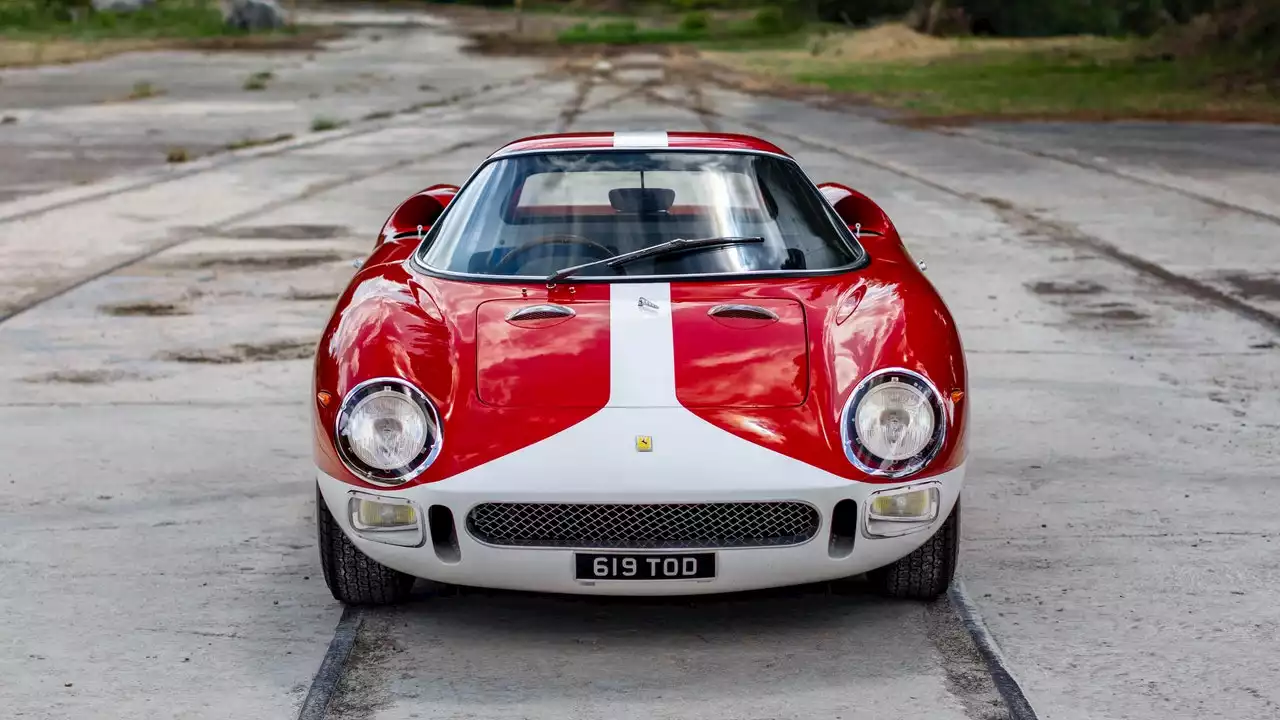 Cette mythique Ferrari 250 LM estimée à 25 millions d'euros est à vendre