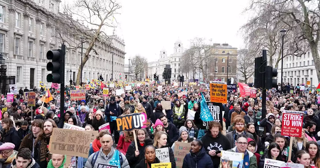 Powerful Videos Show 40,000 Striking Workers Marching Through London