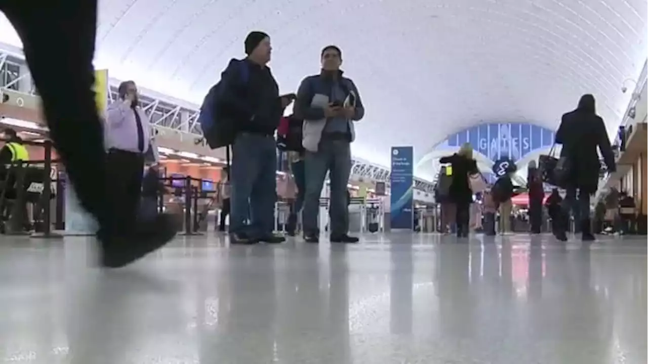 Winter weather leaves passengers stranded at San Antonio International Airport