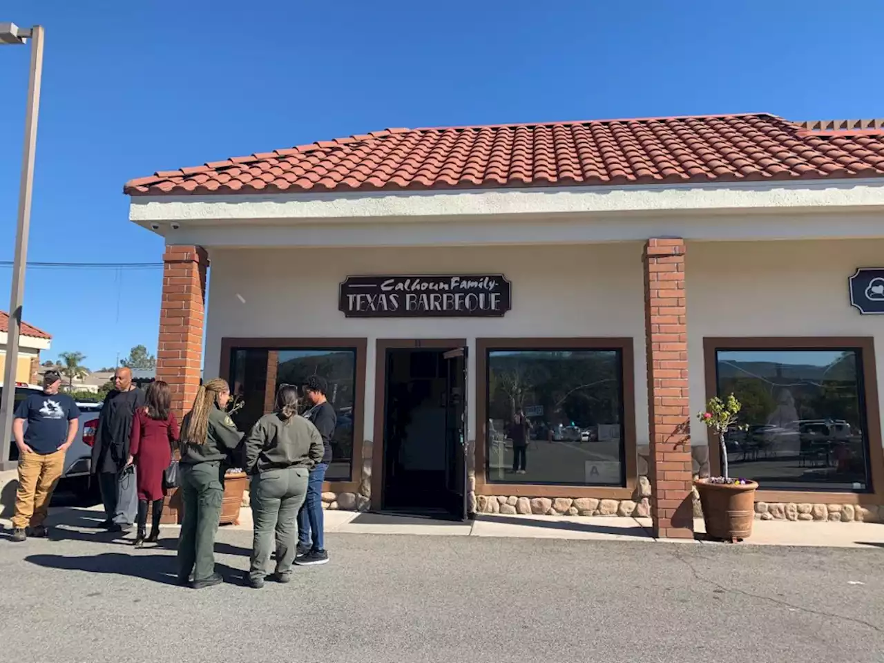 Restaurant run by slain Deputy Darnell Calhoun’s family reopens in Murrieta