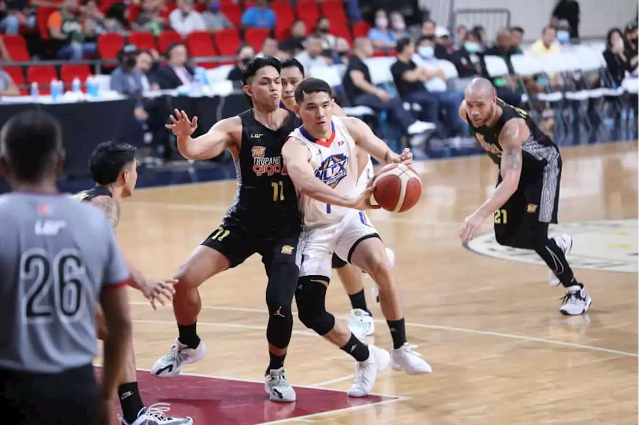 Alas finishes what Simmons started as NLEX edges TNT to stay perfect