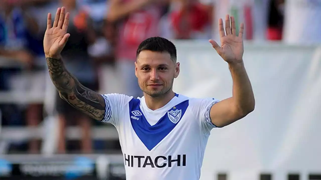 Vélez se 'olvidó' de Mauro Zárate en un homenaje y explotaron las burlas