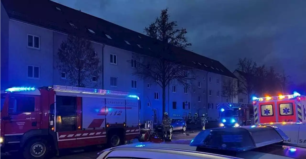 Couch angekokelt: Feuerwehreinsatz in der Theodor-Storm-Straße