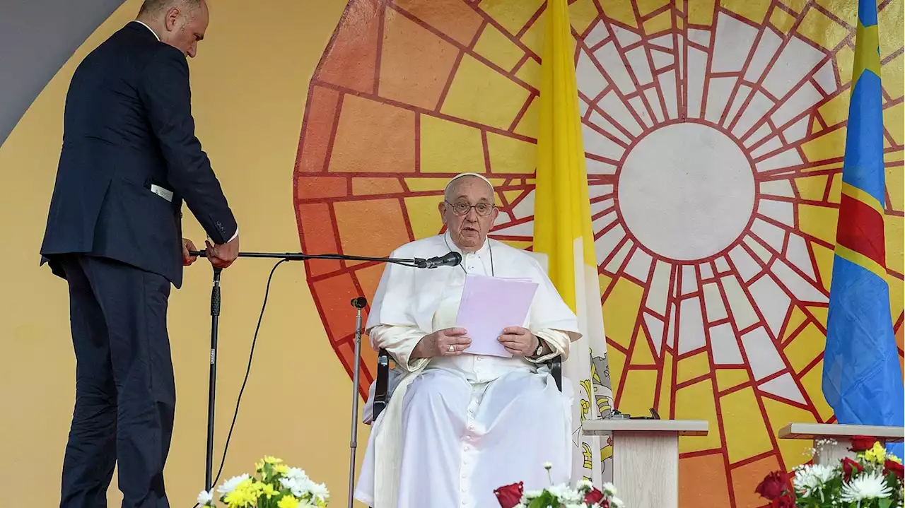 Pope Francis performs a high-wire act as he courts followers in Africa