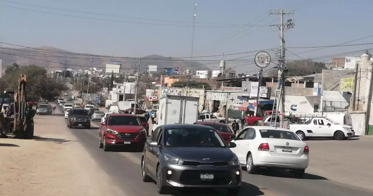 Transito vehicular genera complicaciones en la zona sur de Guanajuato Capital