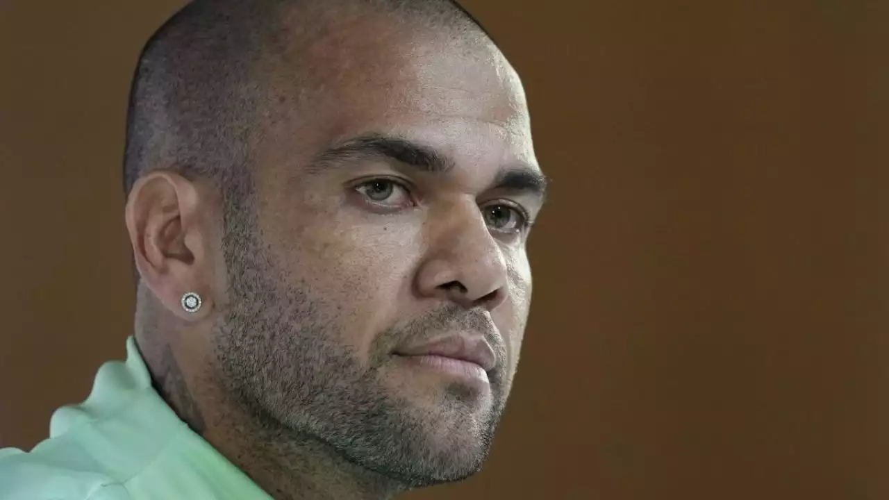 Dani Alves ofrece entregar pasaporte y usar un localizador