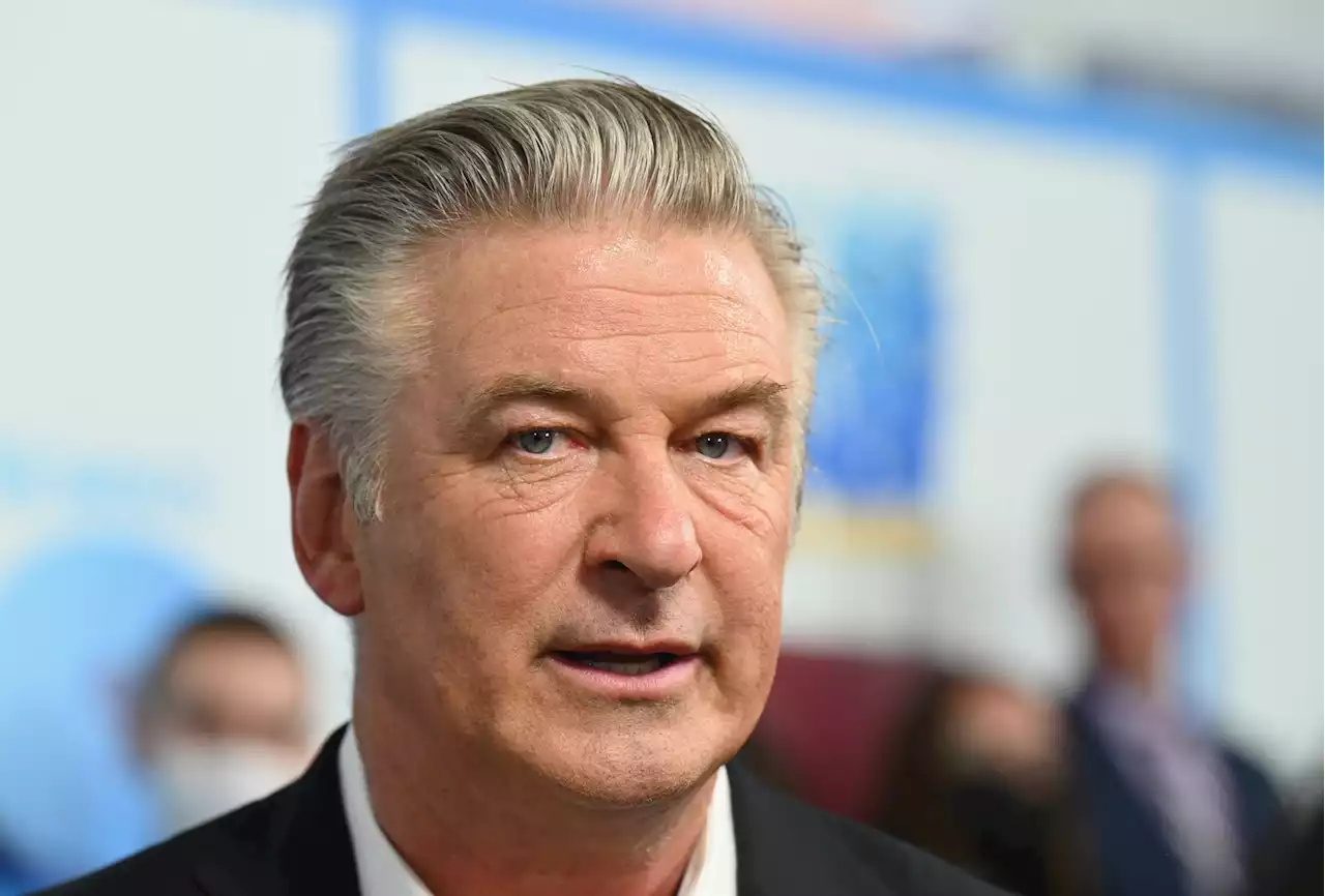 Alec Baldwin auteur d'un tir mortel : l'acteur est inculpé d'homicide involontaire