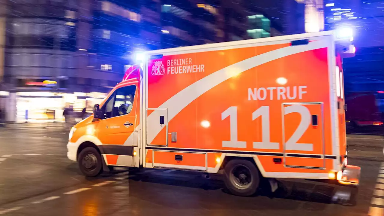 „Geisterfahrt, absurd, unehrlich“: Feuerwehrgewerkschaft geht Berliner Gesundheitssenatorin im Krankentransport-Streit heftig an