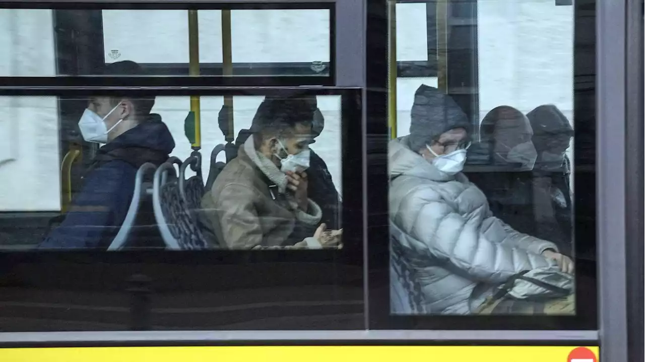 Nach mehr als 1000 Tagen: Maskenpflicht im Nahverkehr in Brandenburg und Berlin endet