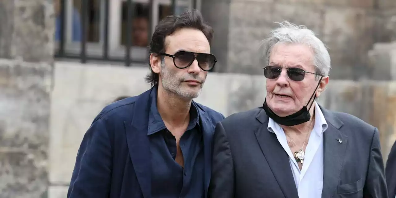 Alain Delon : son fils Anthony partage un rare et émouvant cliché de son père