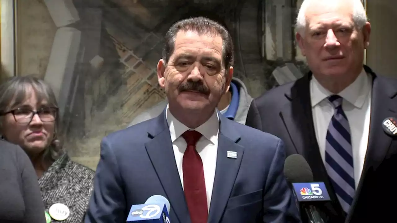 Chicago mayor race: Jesus 'Chuy' Garcia picks up endorsement from former Gov. Pat Quinn