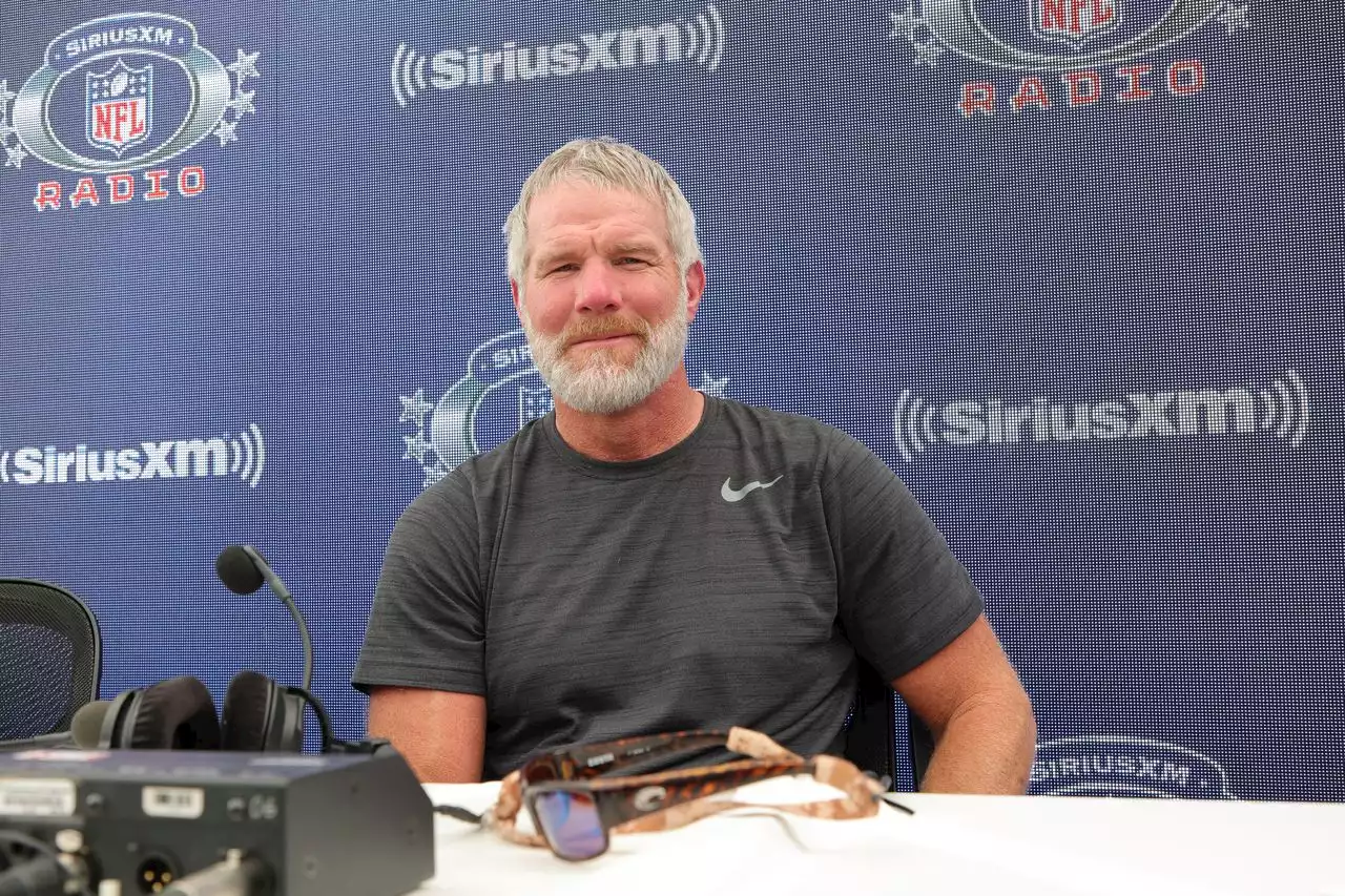 Brett Favre sues Shannon Sharpe, Pat McAfee, Mississippi auditor over welfare scandal