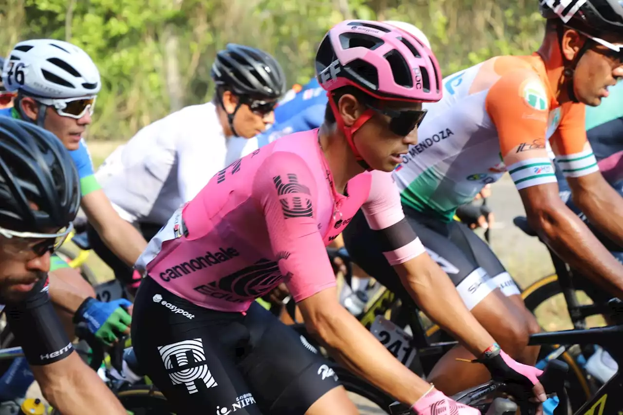 Esteban Chaves ya definió fecha: ¿Cuándo estrenará la camiseta de campeón nacional de ruta?