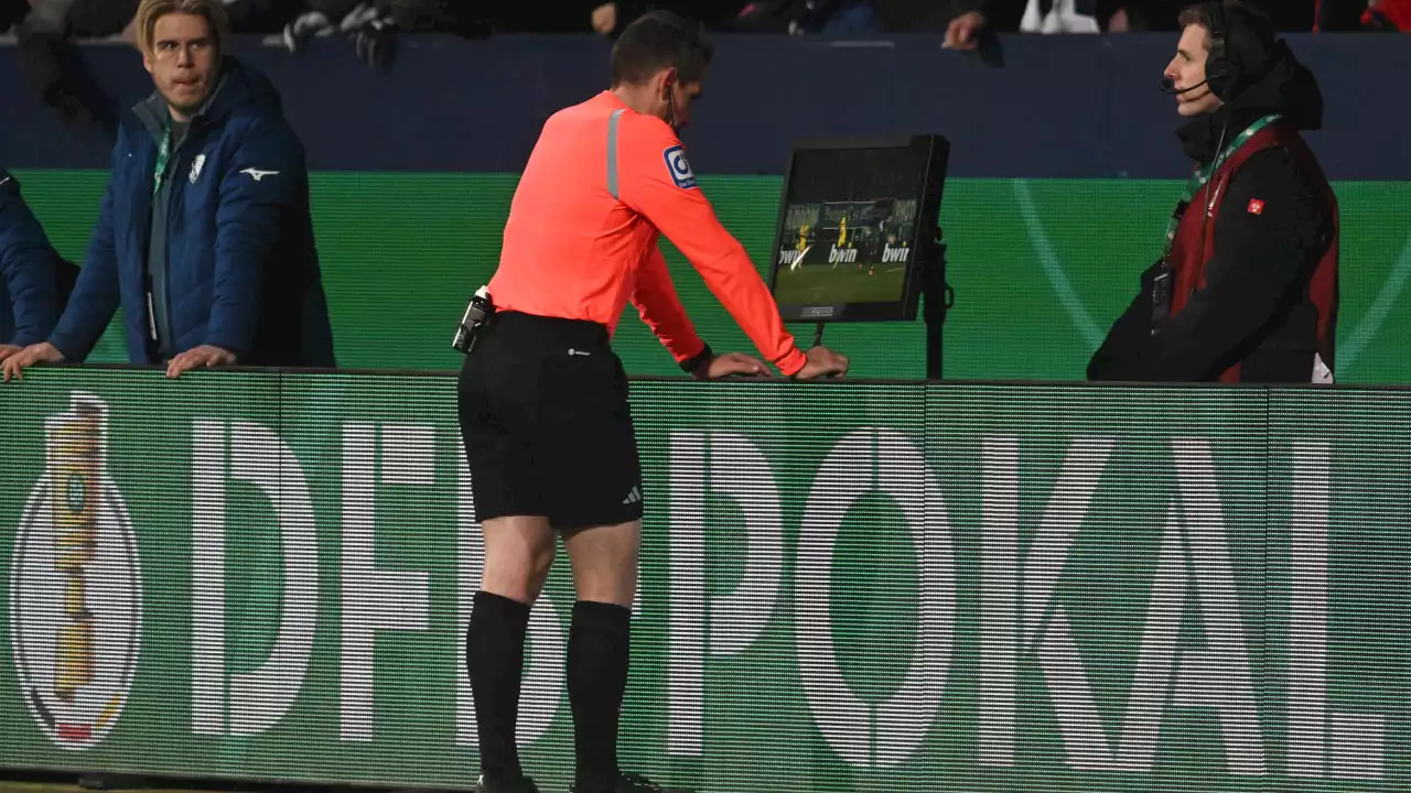 DFB-Pokal: War's ein Foul vorm Handspiel – Irrsinn um den „Bauchschmerzen“-Elfmeter