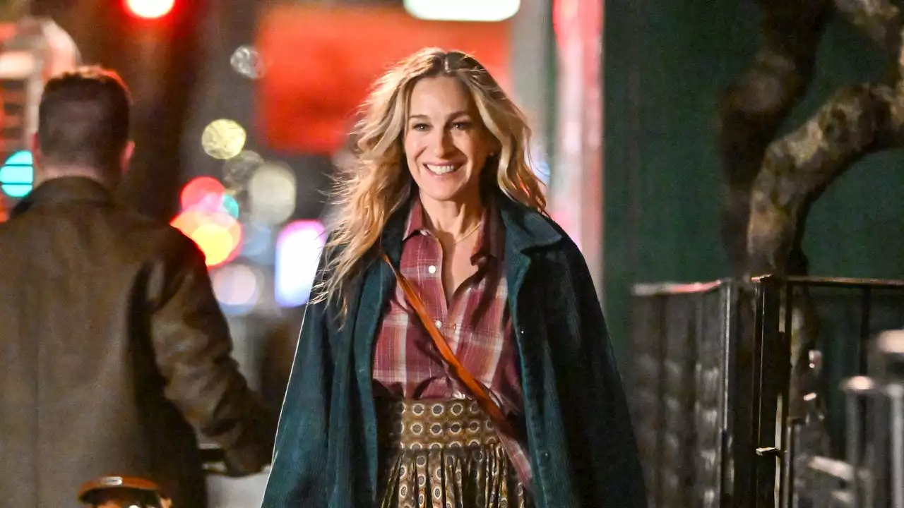 Is Carrie Bradshaw Borrowing From Aidan’s Wardrobe Already?