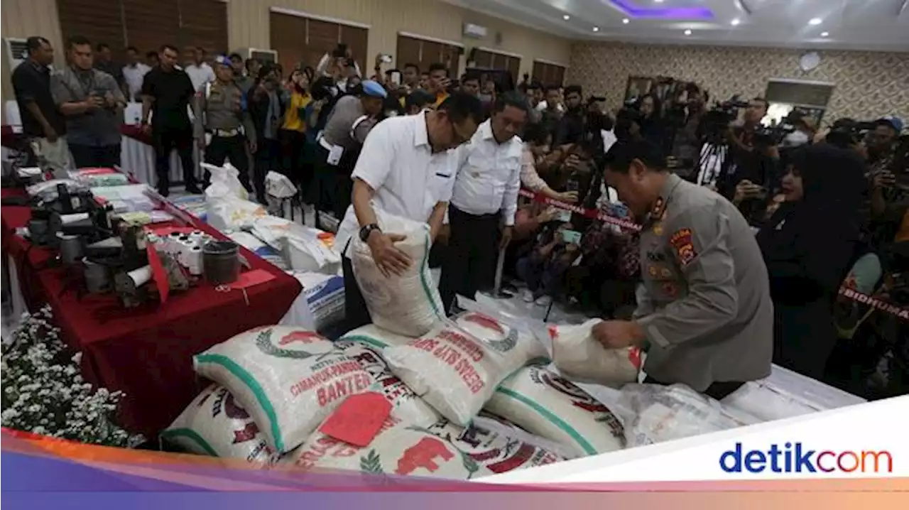 Barang Bukti Oplos Beras Bulog 350 Ton: Karung Bulog hingga Mesin Jahit