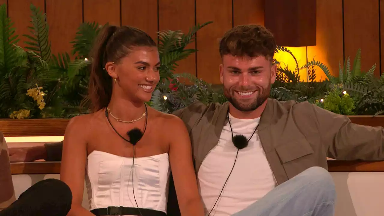 Samie’s Necklace Is Trending On Love Island