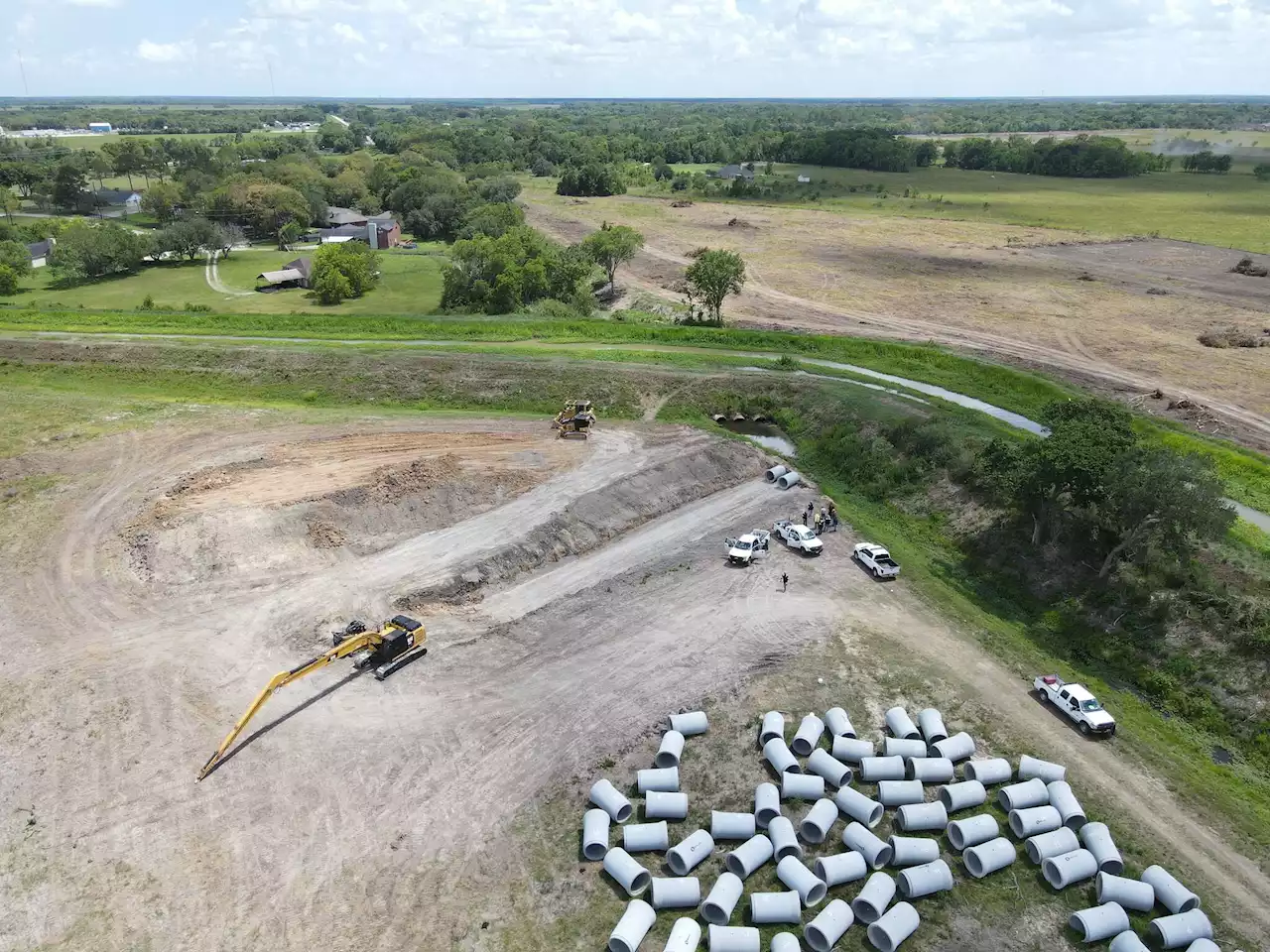 Manvel drainage pond under construction to help prevent flooding on Texas 6 evcuation route