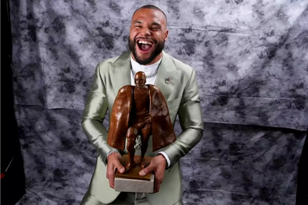 Cowboys QB Prescott wins NFL's Walter Payton Man of the Year