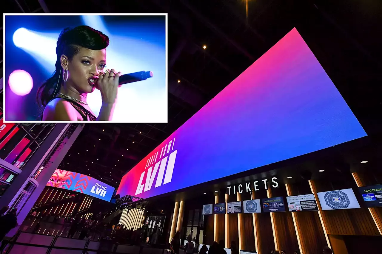 Rihanna changed Super Bowl halftime setlist 39 times to get 'weird'